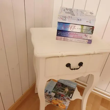 White In Apartament