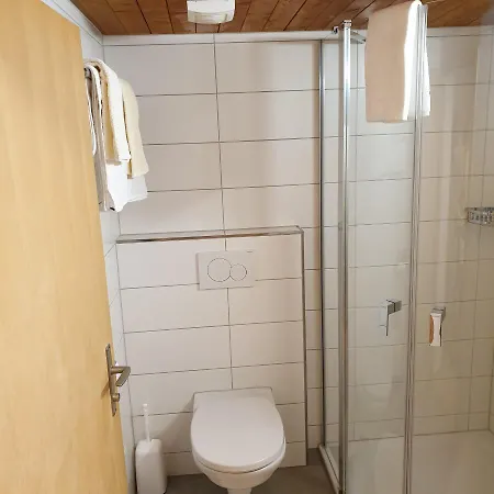 アパート White In *