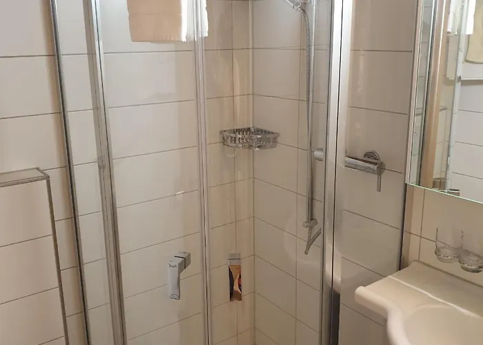 White In Lejlighed *